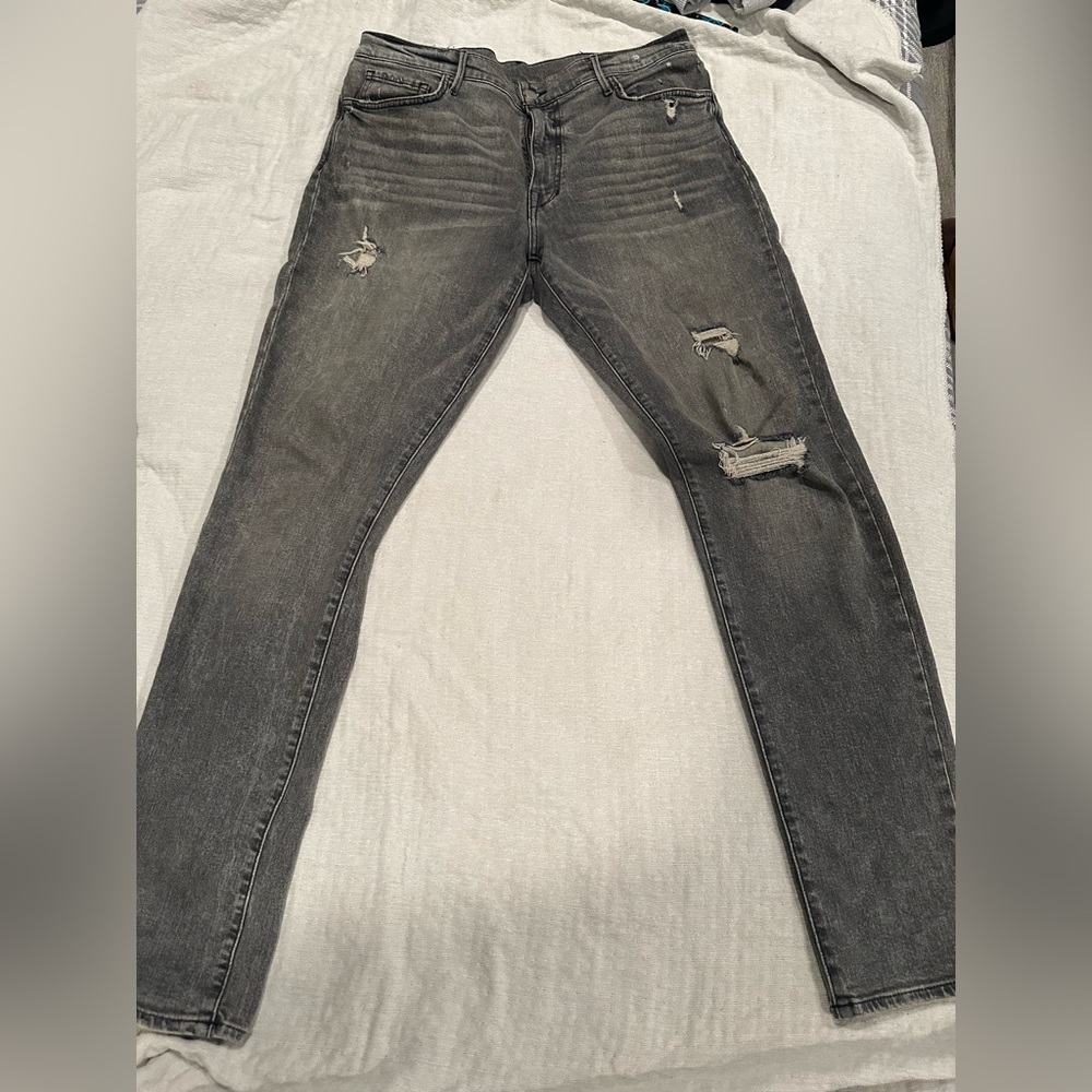 Joes Men’s Grey distressed jeans. “The Dean-Slim Tapered fit”. Grey
